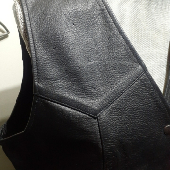 Genuine leather black biker type vest. XL - Picture 3 of 5
